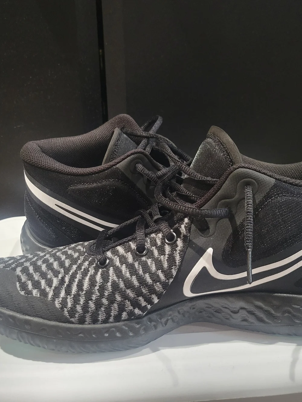 Nike KD Trey 5 VIII Black/ White-Smoke Grey  Men's  Sneakers with Bold Swoosh